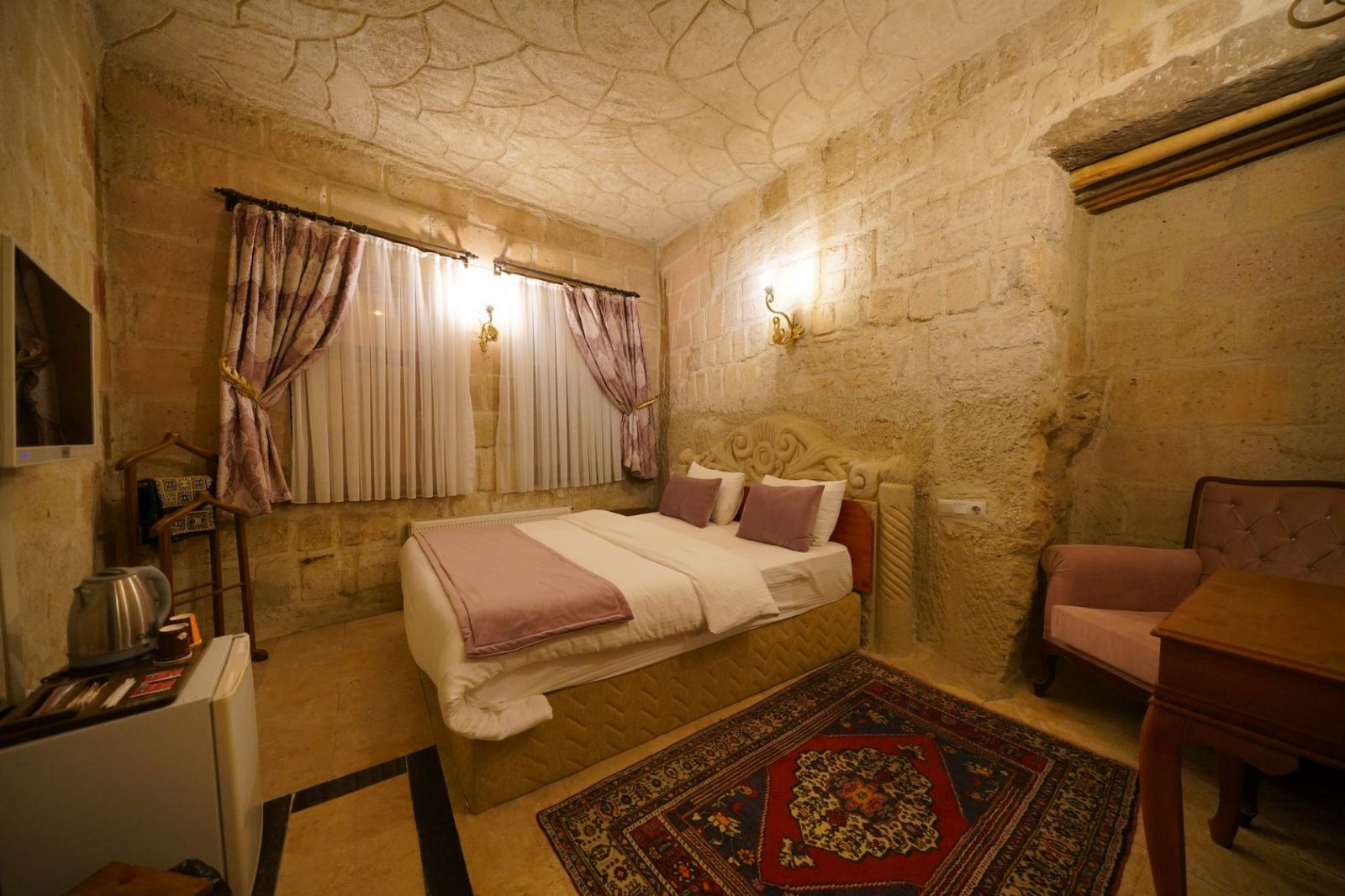 Picture of 1012 Sirahne Stone Room